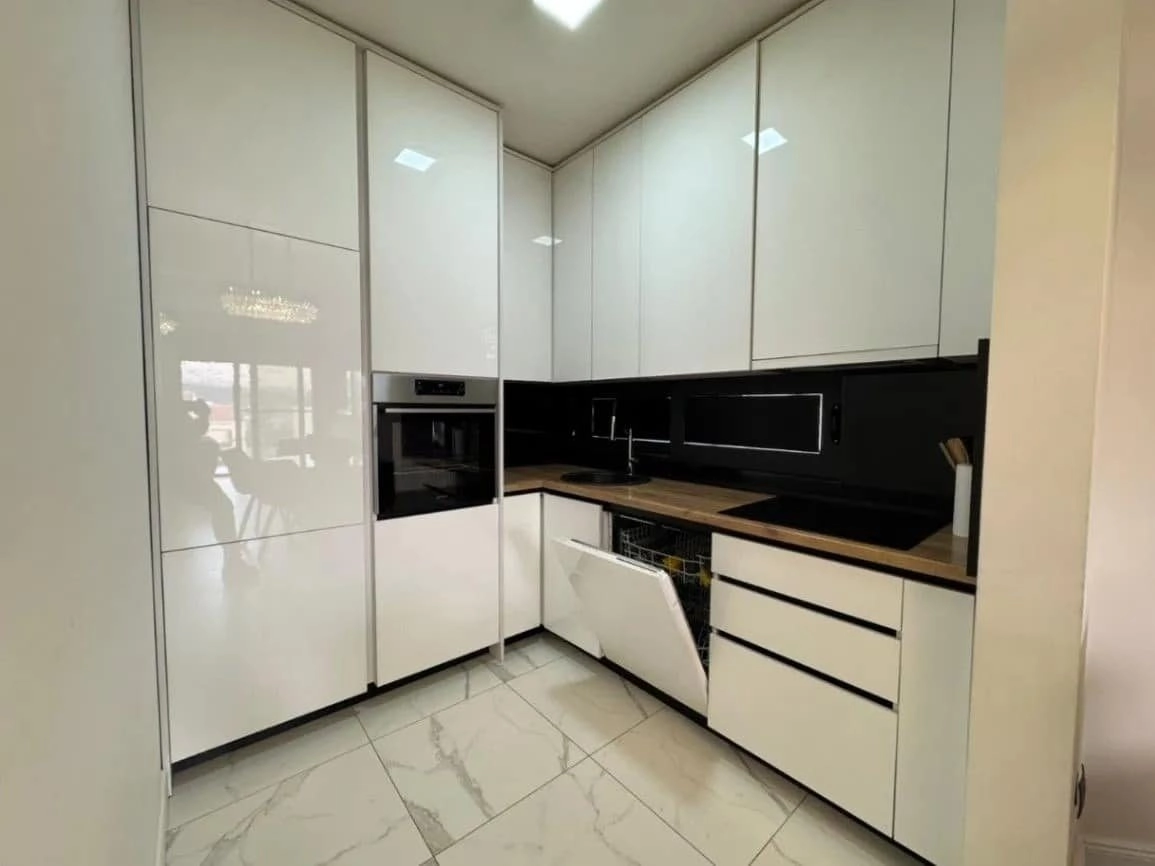 Trosoban-stan-Dalmatinska-Podgorica-9 Izdavanje: Trosoban stan 130 m² – Dalmatinska, Podgorica — fotografija 10