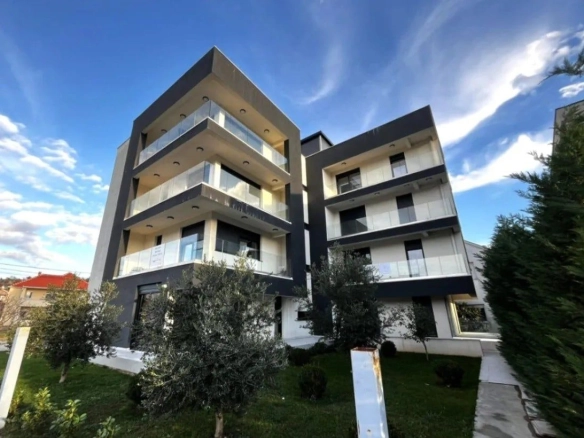 Izdavanje: Trosoban stan 130 m² – Dalmatinska, Podgorica — fotografija 12