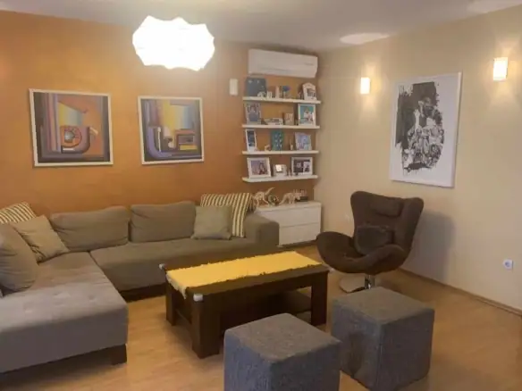 Izdavanje: Kuća 240 m² – Donja Gorica, Podgorica — fotografija 6