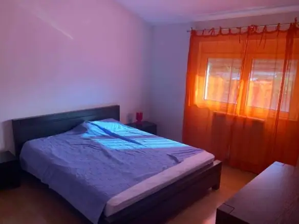 Izdavanje: Kuća 240 m² – Donja Gorica, Podgorica — fotografija 9