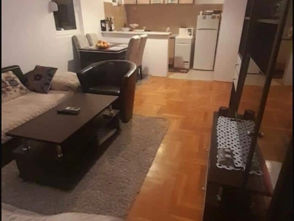 Namješten jednosoban stan, Stari aerodrom, Podgorica