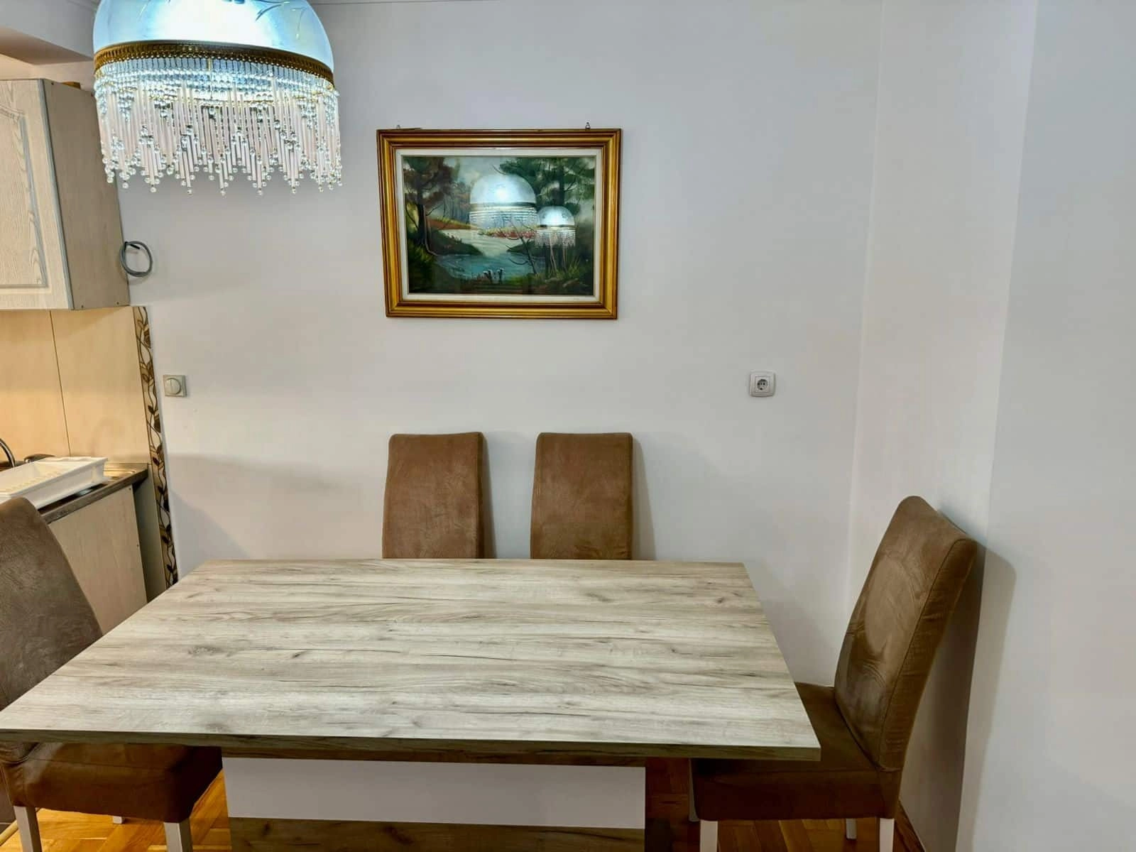 Dvosoban-namjesten-stan-u-Centru-Podgorica-2 Namješten dvosoban stan u Centru, Podgorica — fotografija 3
