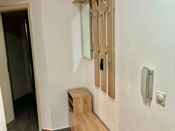 Namješten dvosoban stan u Centru, Podgorica — fotografija 9