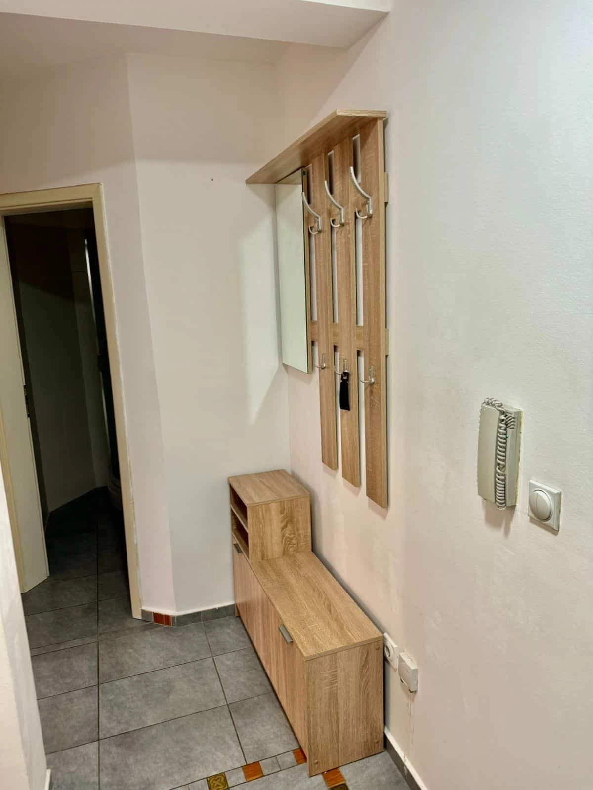 Dvosoban-namjesten-stan-u-Centru-Podgorica-8 Namješten dvosoban stan u Centru, Podgorica — fotografija 9