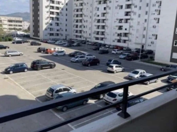 Namješten jednosoban stan, Stari aerodrom, Podgorica — fotografija 4