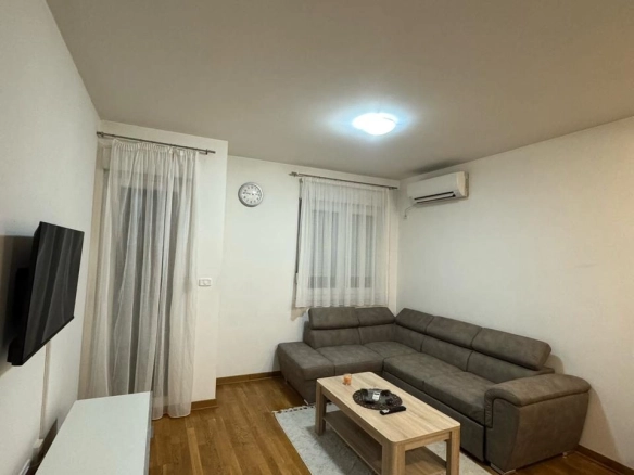 Namješten jednosoban stan u City kvartu, Podgorica — fotografija 4