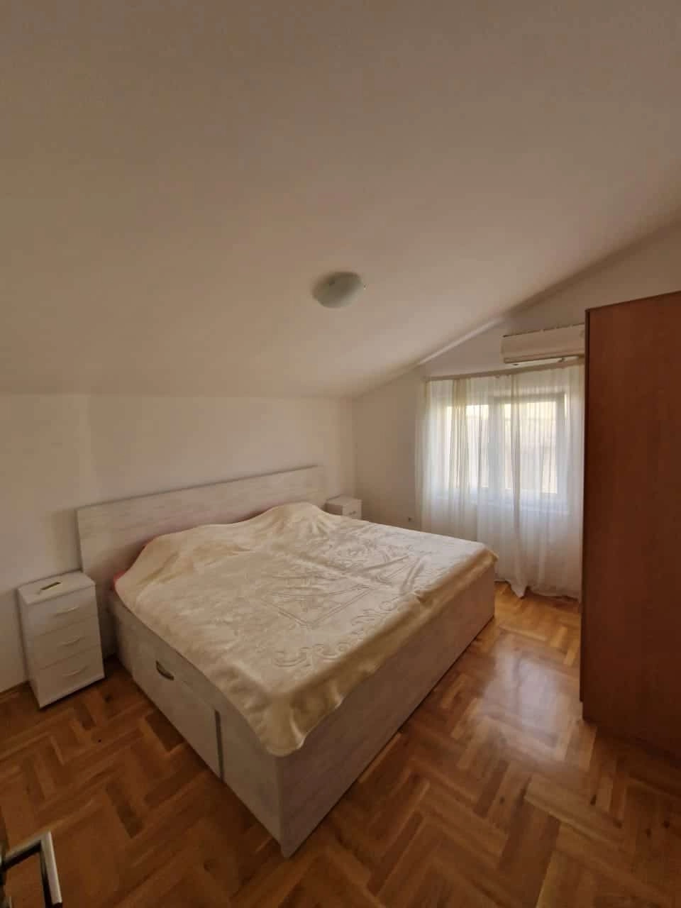 Dvosoban-namjesten-stan-u-Tolosima-Podgorica-8 Namješten dvosoban stan u Tološima, Podgorica — fotografija 9