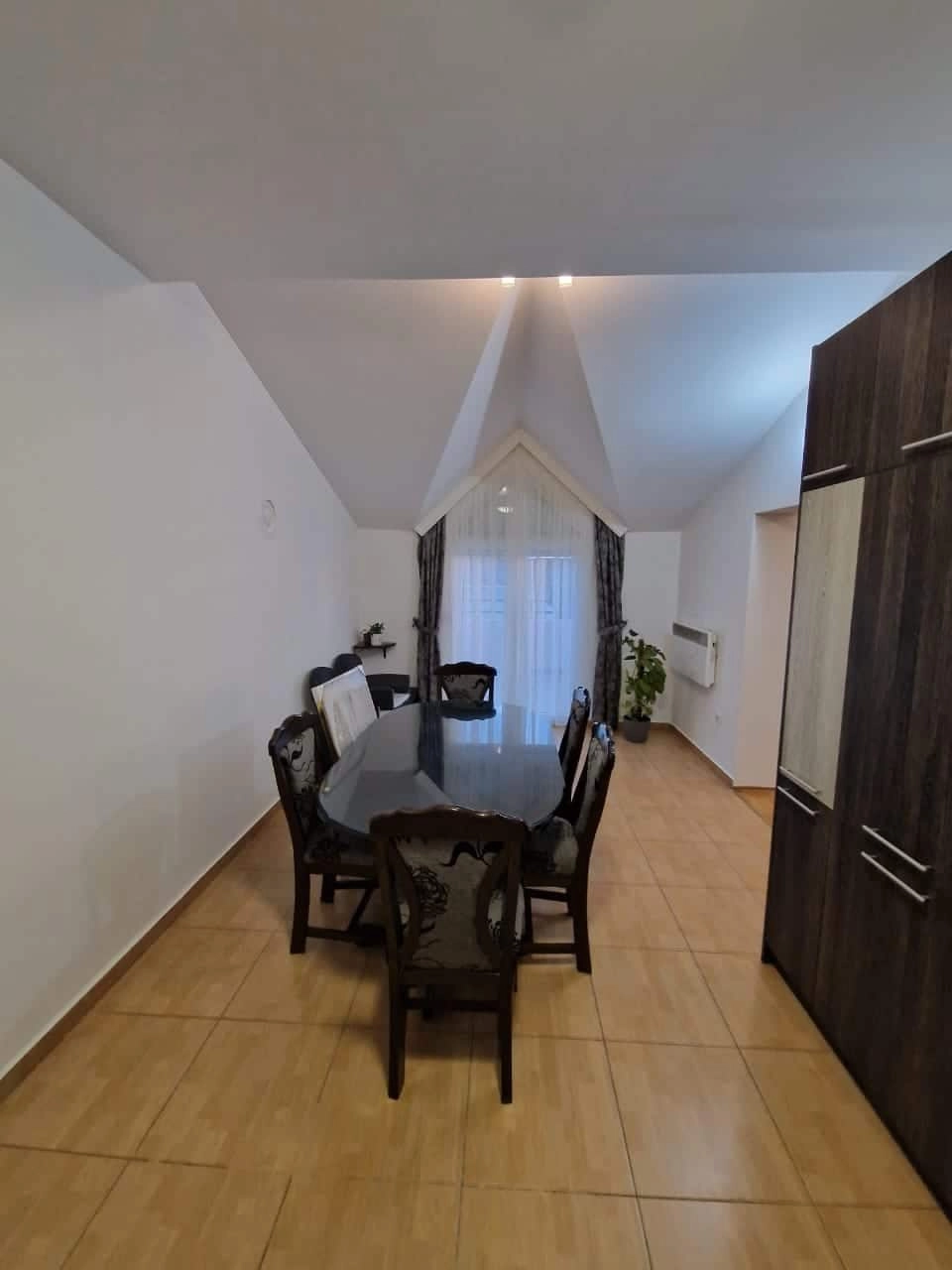 Dvosoban-namjesten-stan-u-Tolosima-Podgorica-9 Namješten dvosoban stan u Tološima, Podgorica — fotografija 10