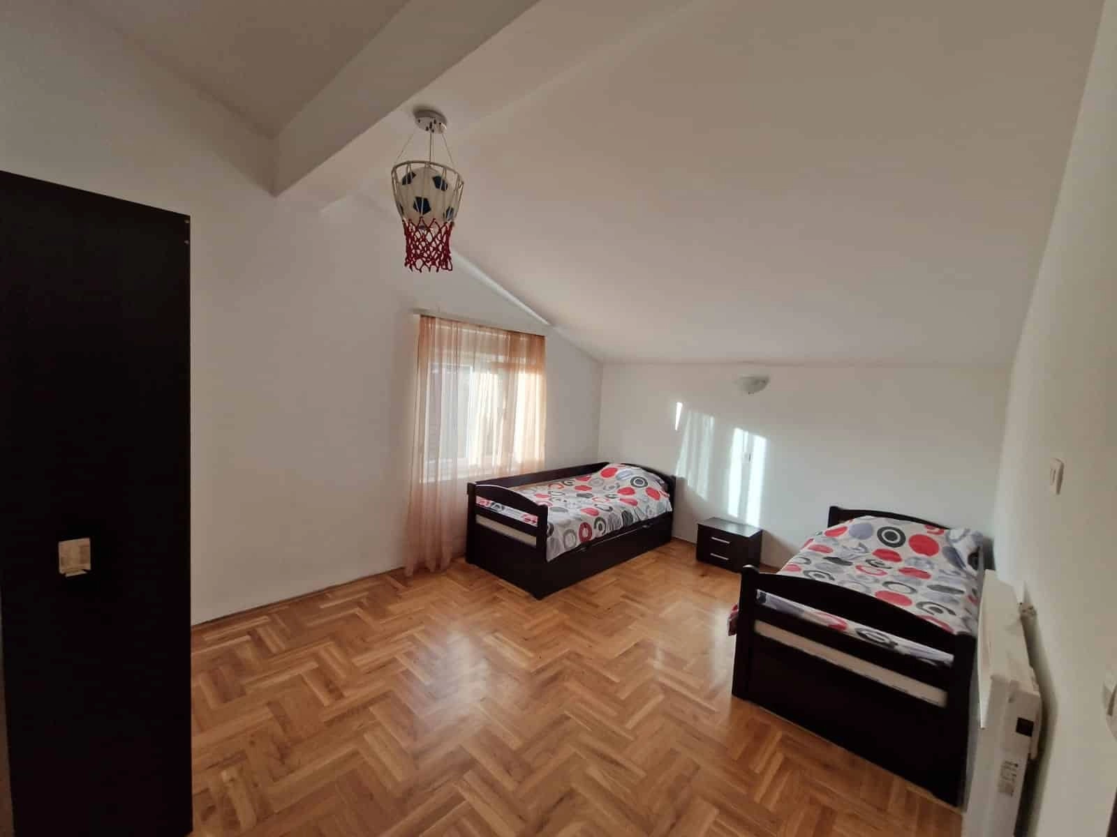 Dvosoban-namjesten-stan-u-Tolosima-Podgorica-10 Namješten dvosoban stan u Tološima, Podgorica — fotografija 11