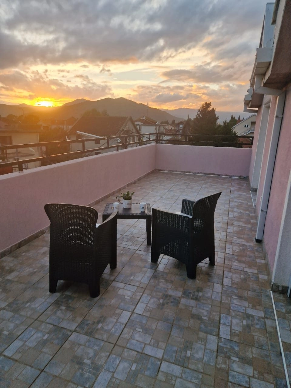 Dvosoban-namjesten-stan-u-Tolosima-Podgorica-13 Namješten dvosoban stan u Tološima, Podgorica — fotografija 14