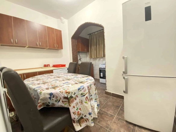Namješten dvosoban stan u Centru, Podgorica — fotografija 6