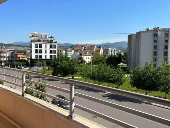 Namješten jednosoban stan u City kvartu, Podgorica — fotografija 9