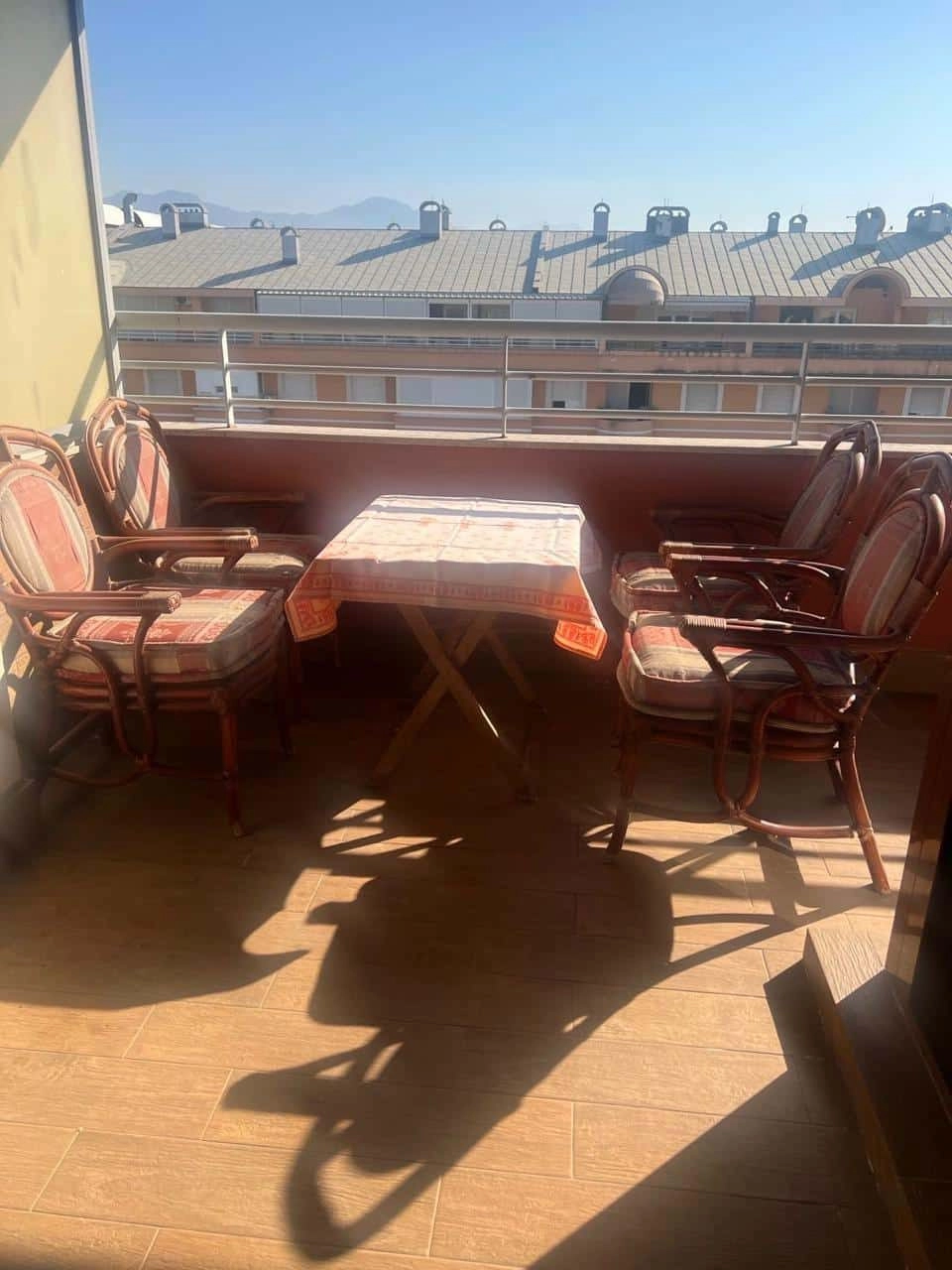 Trosoban-stan-130-m²-Preko-Morace-Podgorica-1 Izdavanje: Trosoban stan 130 m² – Preko Morače, Podgorica — fotografija 2
