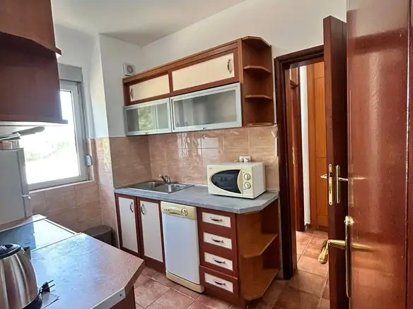 Namješten trosoban stan, Ljubović, Podgorica — fotografija 5