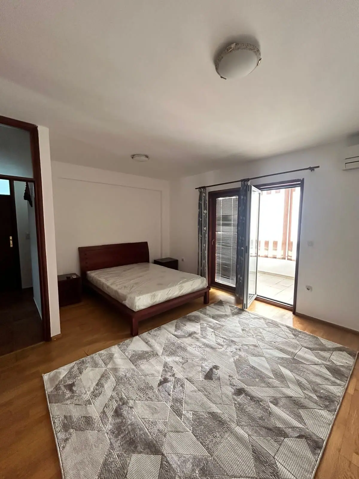 Trosoban-namjesten-stan-u-Ljubovicu-Podgorica-12 Namješten trosoban stan, Ljubović, Podgorica — fotografija 13