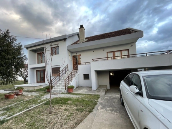 Kuća za izdavanje u naselju Masline