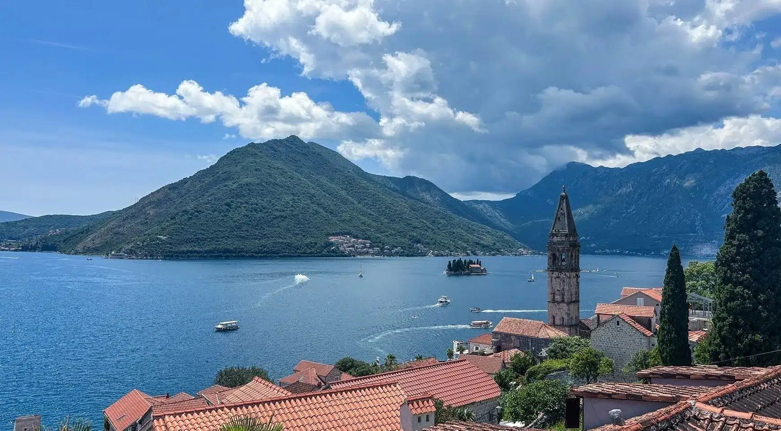 Dvosoban-stan-sa-terasom-u-Perastu-Kotor Dvosoban stan s terasom u Perastu