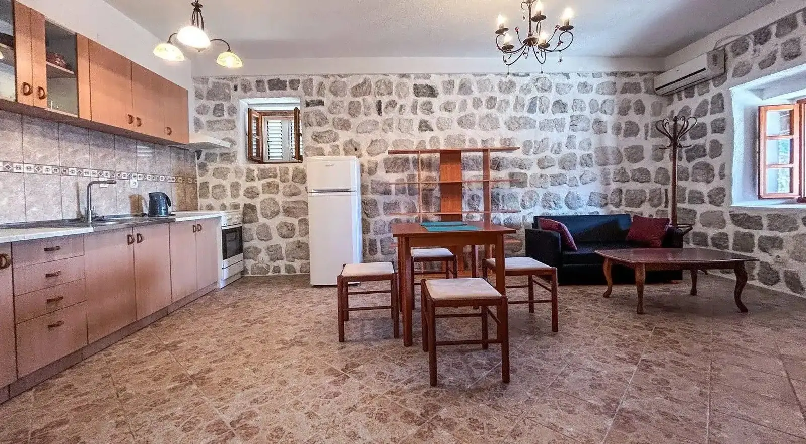 Dvosoban-stan-sa-terasom-u-Perastu-Kotor-3 Dvosoban stan – Perast, Kotor — fotografija 4