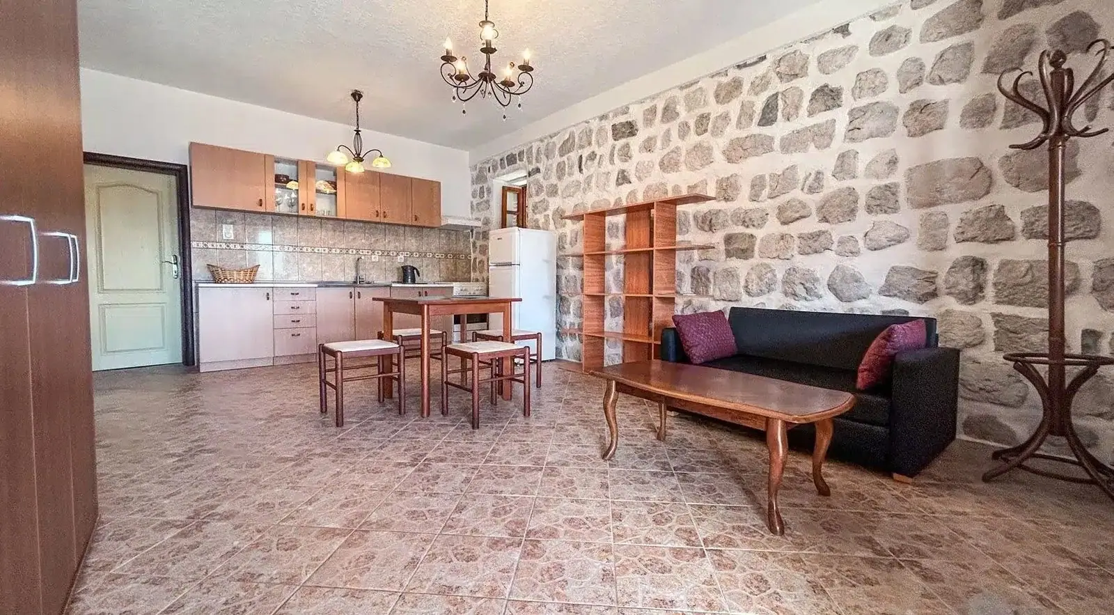 Dvosoban-stan-sa-terasom-u-Perastu-Kotor-10 Dvosoban stan – Perast, Kotor — fotografija 11