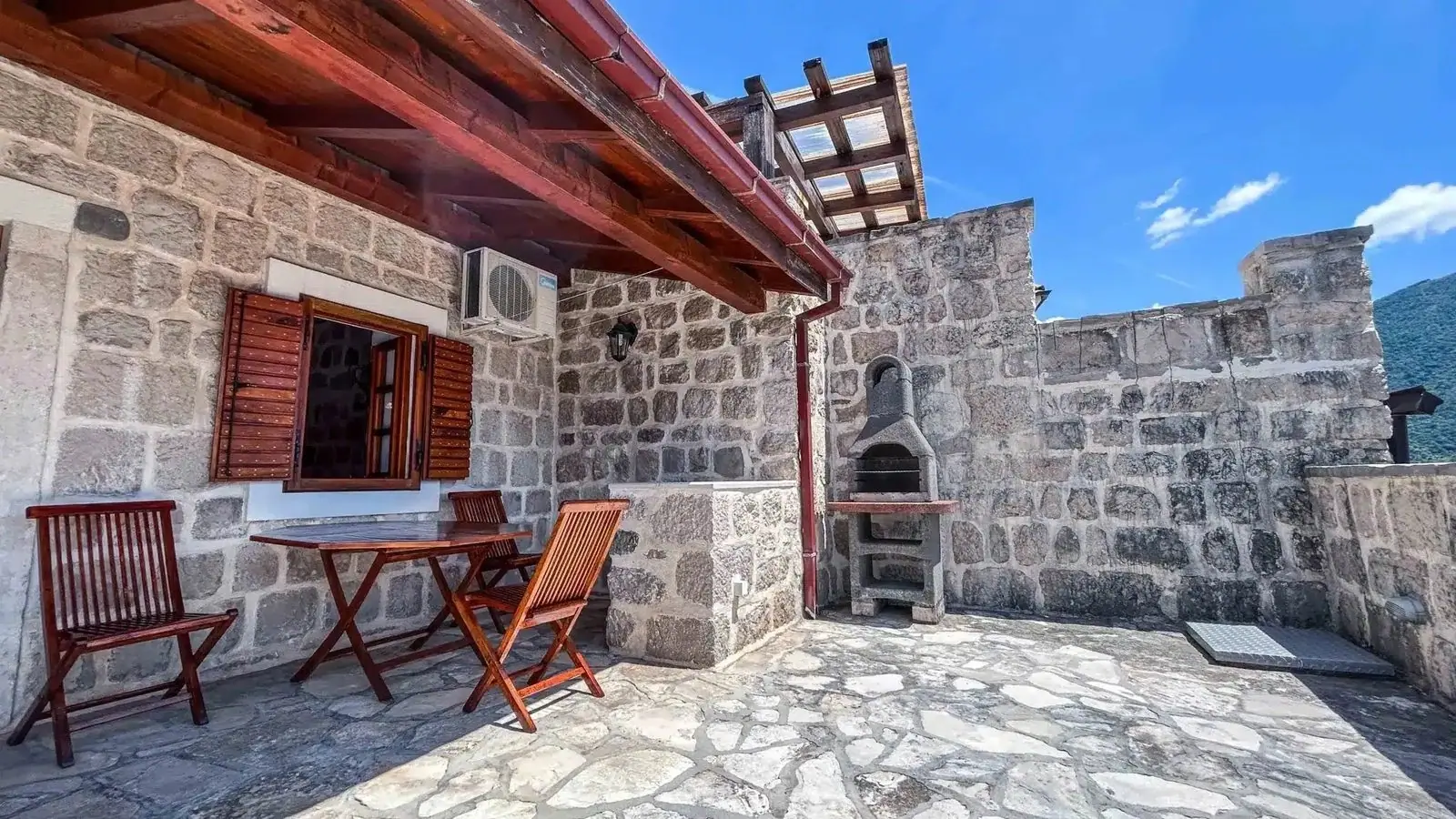 Dvosoban-stan-sa-terasom-u-Perastu-Kotor-11 Dvosoban stan – Perast, Kotor — fotografija 12