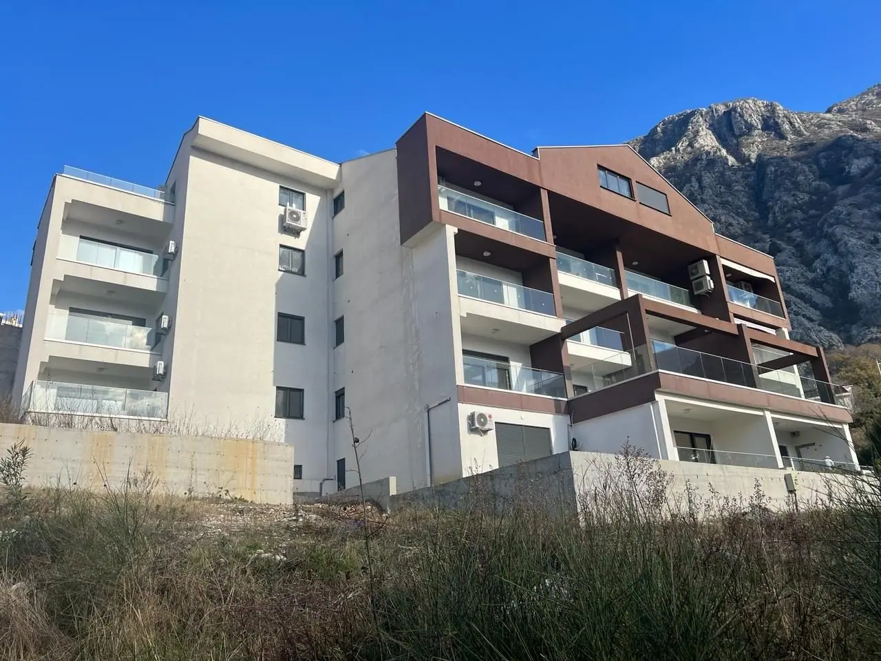 Jednosoban-stan-54-m²-u-Dobroti-Kotor-8 Jednosoban stan u Dobroti, Kotor — fotografija 9