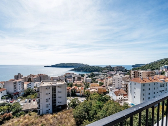 Dvosoban penthaus u Bečićima
