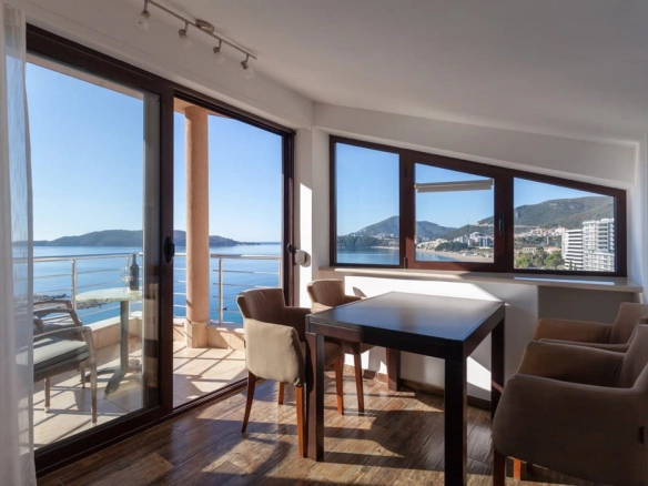 Dvosoban stan 115 m² – Rafailovići, Budva — fotografija 3