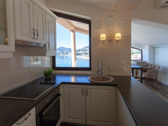 Dvosoban stan 115 m² – Rafailovići, Budva — fotografija 13
