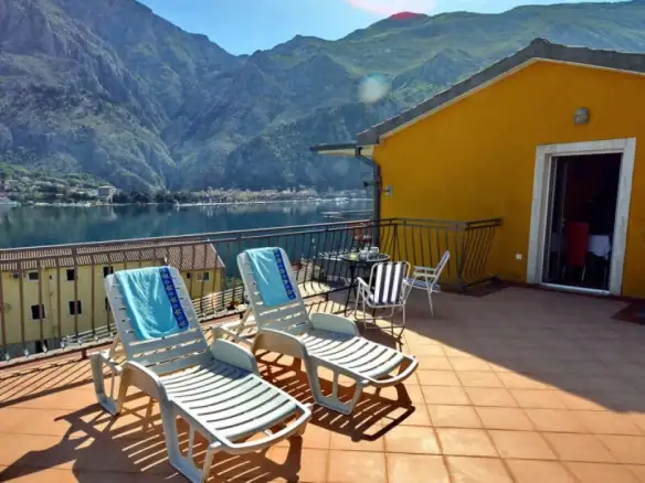 Kuća – Prčanj, Kotor — fotografija 4