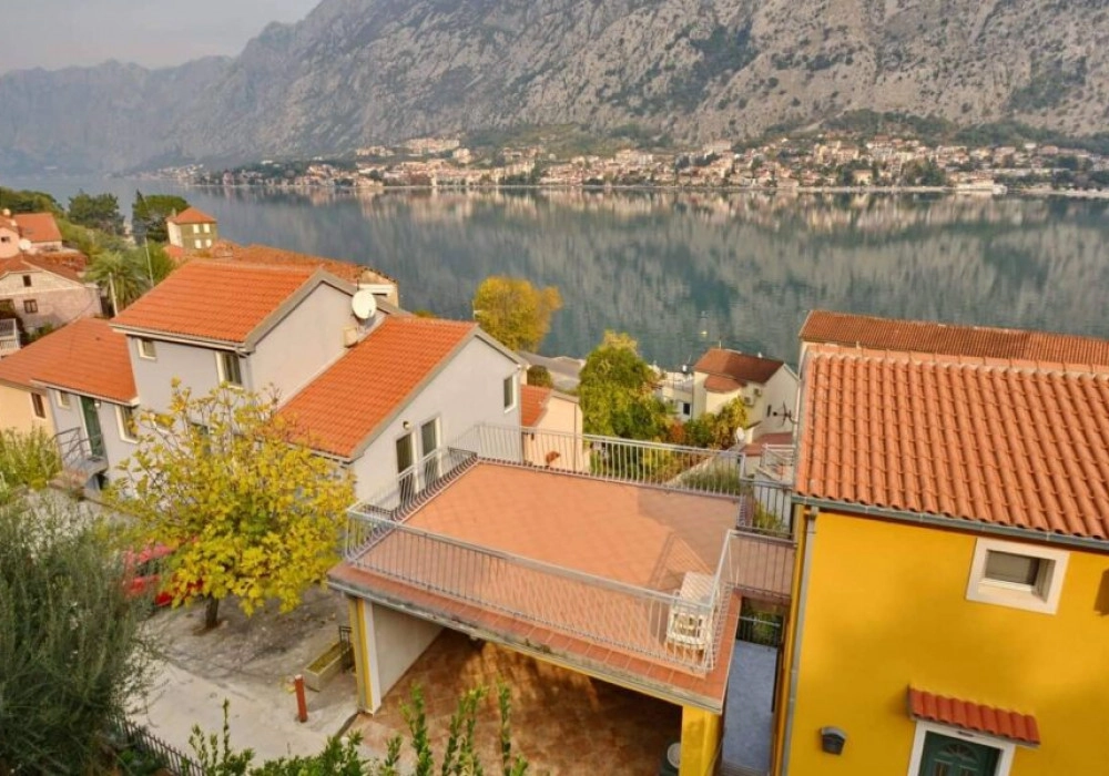 Kuca-sa-pogledom-na-more-u-Prcanju-Kotor-7 Kuća – Prčanj, Kotor — fotografija 8