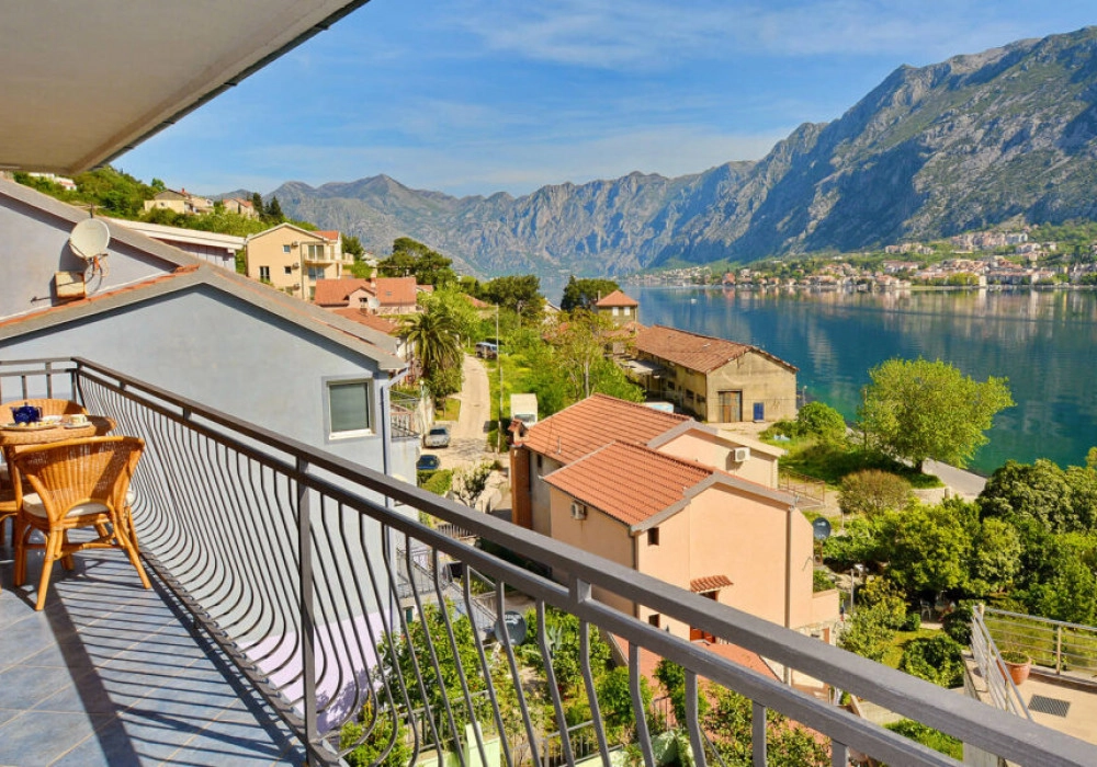 Kuca-sa-pogledom-na-more-u-Prcanju-Kotor-12 Kuća – Prčanj, Kotor — fotografija 13