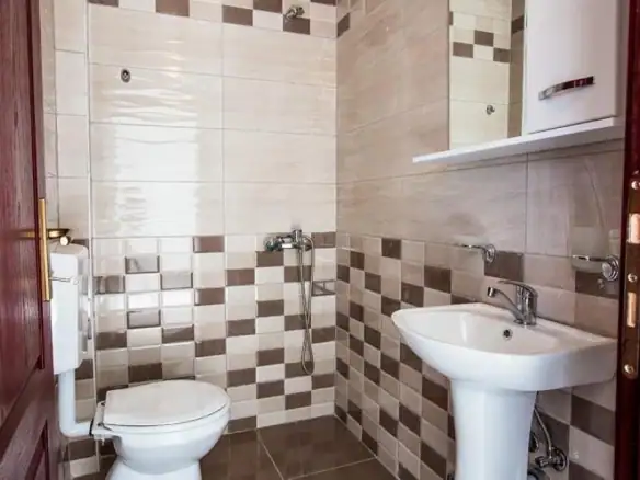 Hotel 1.000 m² – Rena, Bar — fotografija 3