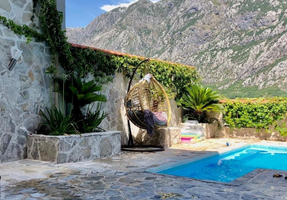 Kuca-sa-bazenom-u-Prcanju-Kotor-2 Kuća 273 m² – Prčanj, Kotor — fotografija 3