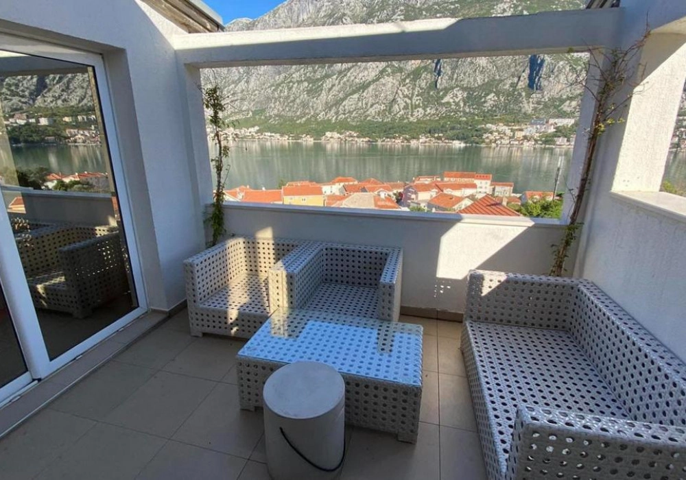 Kuca-sa-bazenom-u-Prcanju-Kotor-5 Kuća 273 m² – Prčanj, Kotor — fotografija 6
