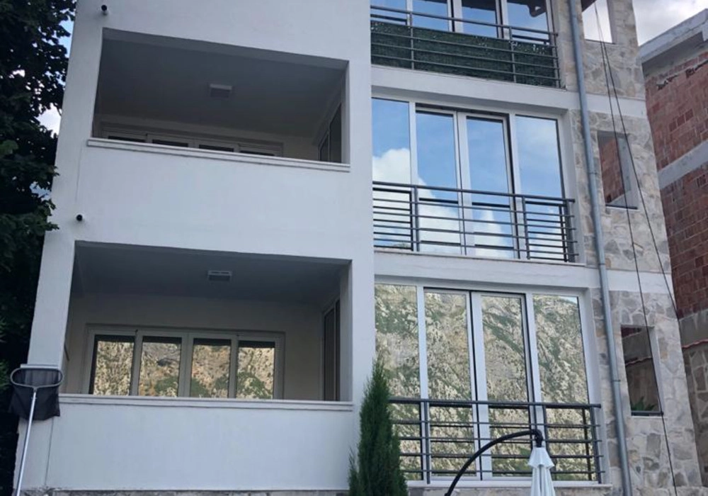 Kuca-sa-bazenom-u-Prcanju-Kotor-11 Kuća 273 m² – Prčanj, Kotor — fotografija 12