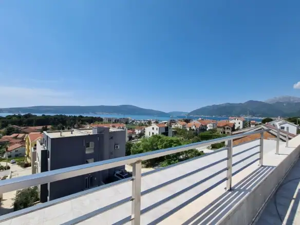Dvosoban stan 230 m² – Mažina, Tivat — fotografija 2