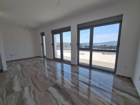 Dvosoban stan 230 m² – Mažina, Tivat — fotografija 10