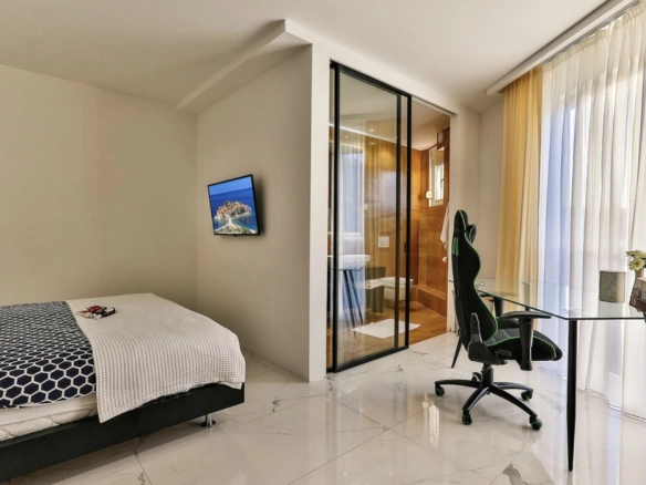 Trosoban stan 300 m² – Rafailovići, Budva — fotografija 6