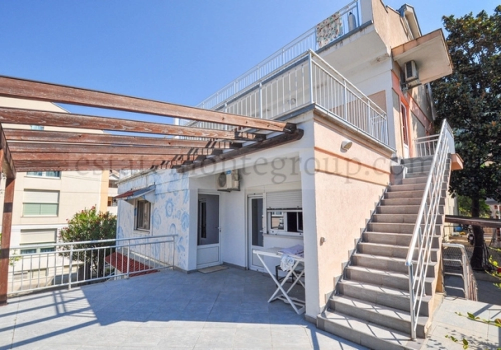 Kuca-sa-pet-spavacih-soba-u-Donjoj-Lastvi-Tivat-3 Kuća – Donja Lastva, Tivat — fotografija 4