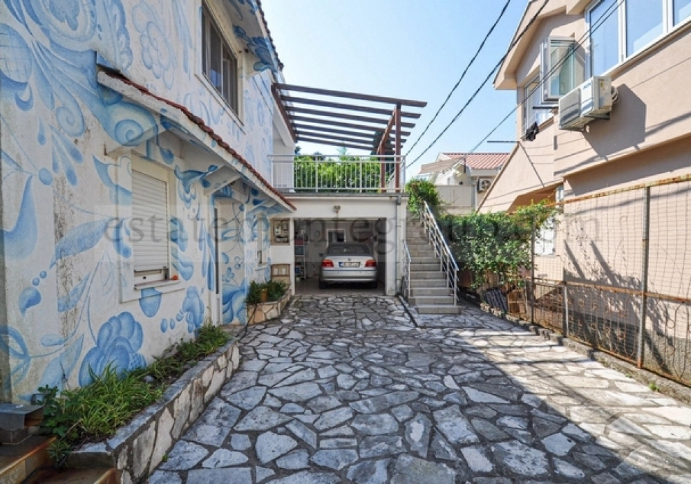 Kuca-sa-pet-spavacih-soba-u-Donjoj-Lastvi-Tivat-7 Kuća – Donja Lastva, Tivat — fotografija 8