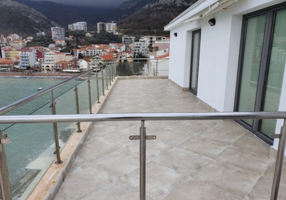 Trosoban-stan-sa-pogledom-na-more-u-Rafailovicima-Budva-7 Trosoban stan 180 m² – Rafailovići, Budva — fotografija 8