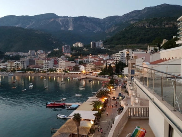 Trosoban stan 180 m² – Rafailovići, Budva — fotografija 11