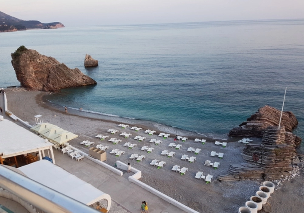 Trosoban-stan-sa-pogledom-na-more-u-Rafailovicima-Budva-13 Trosoban stan 180 m² – Rafailovići, Budva — fotografija 14