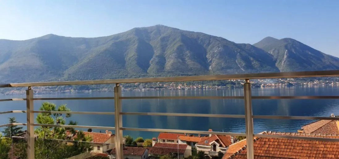 Trosoban-stan-171-m²-u-Dobroti-Kotor Trosoban stan 171 m² u Dobroti