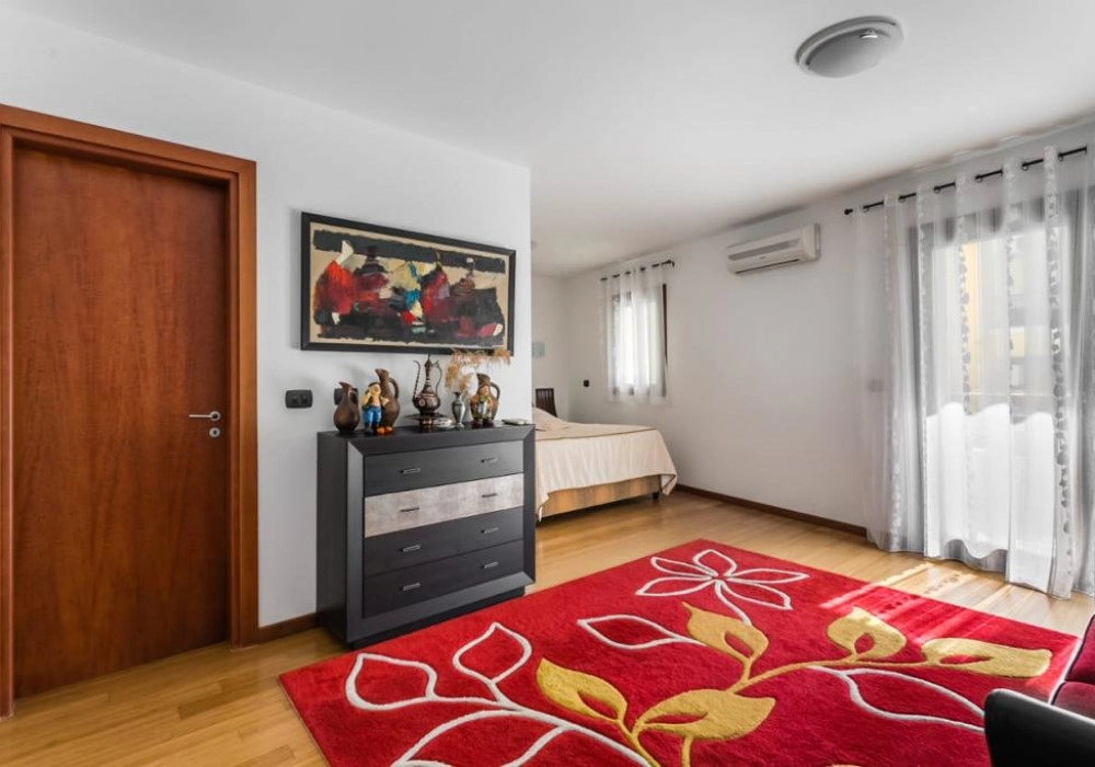 Trosoban-stan-uz-more-u-Rafailovicima-Budva-1 Trosoban stan 150 m² – Rafailovići, Budva — fotografija 2