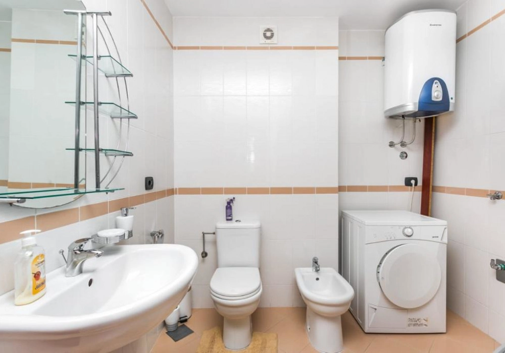 Trosoban-stan-uz-more-u-Rafailovicima-Budva-3 Trosoban stan 150 m² – Rafailovići, Budva — fotografija 4