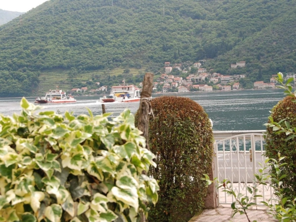 Kuća na prvoj liniji do mora u Kamenarima