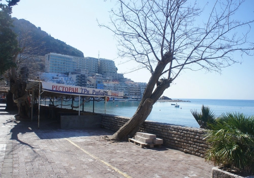 Jednosoban-stan-na-prvoj-liniji-u-Rafailovicima-Budva-4 Jednosoban stan 85 m² – Rafailovići, Budva — fotografija 5
