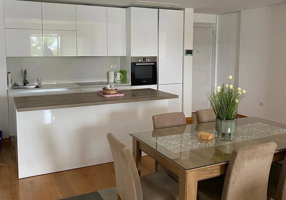 Jednosoban-stan-na-prvoj-liniji-u-Rafailovicima-Budva-5 Jednosoban stan 85 m² – Rafailovići, Budva — fotografija 6