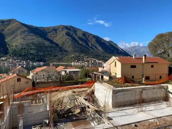 Dvosoban stan 78 m² – Dobrota, Kotor — fotografija 2